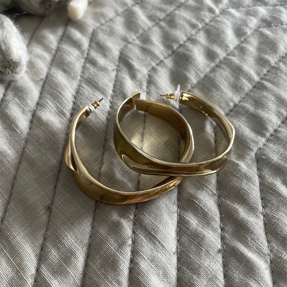 New Stella and Dot Twist Hoops